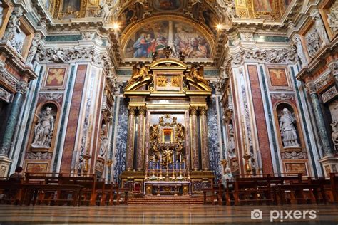 Ołtarz z Santa Maria Maggiore! - mistyczna miniatura i bogata narracja w złotym świetle